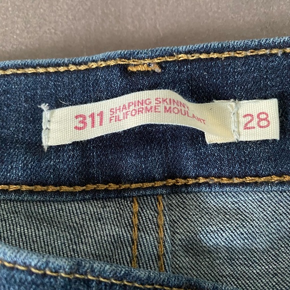 Levi’s 311 Shaping Skinny in medium-blue wash, size 28 - Picture 3 of 4